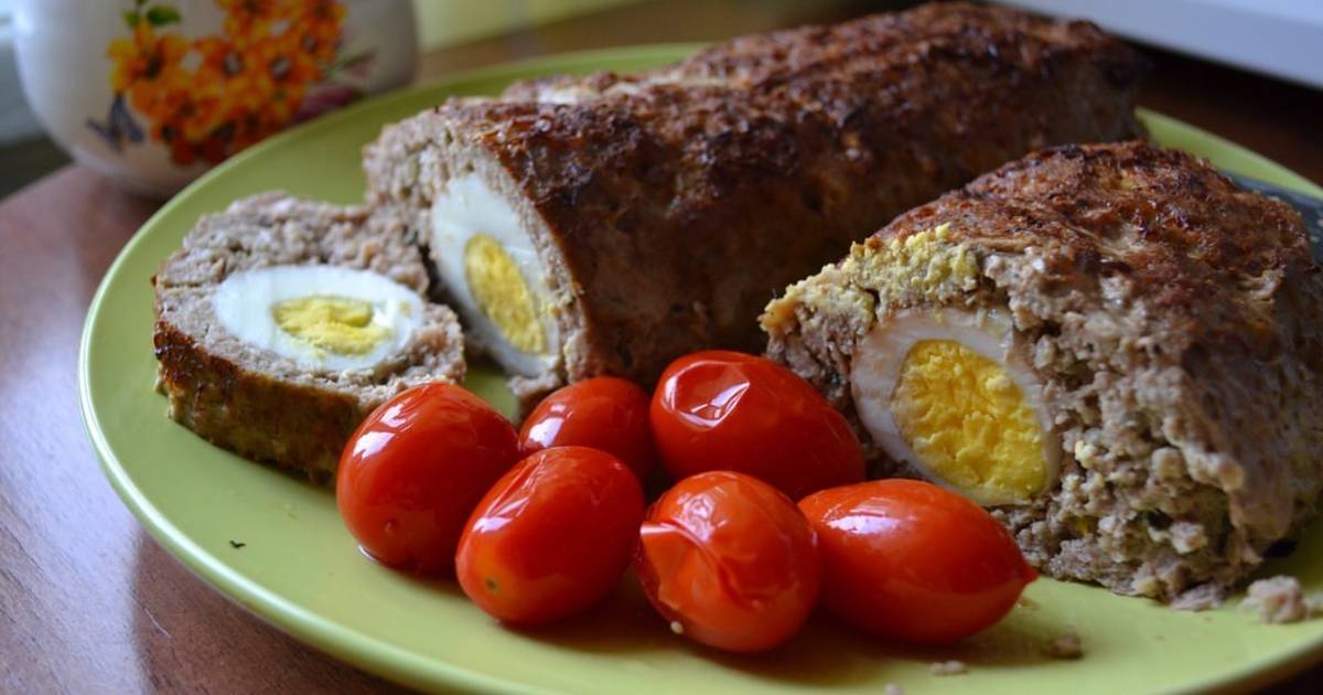 Рулет из фарша с яйцом внутри в духовке | пошаговые рецепты